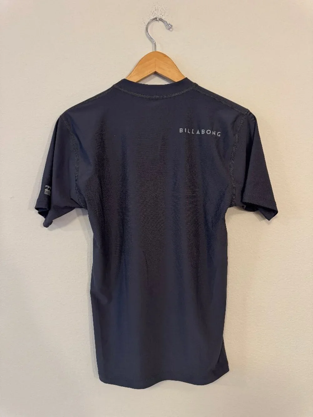 Billabong Men's S Navy UPF 50+ Short Sleeve Rash Guard Surf Swim Shirt